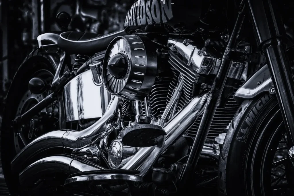 Velorune Festival bikers en tenue rétro et bijoux artisanaux